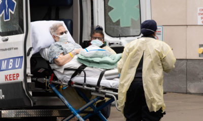 UN Photo/Evan Schneider Un paciente llega al hospital Mount Sinai de Nueva York.