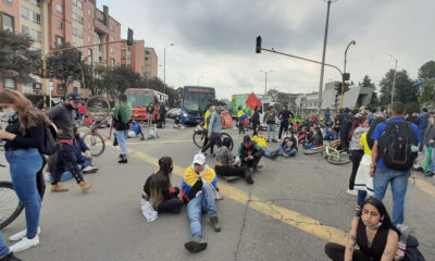 Jeimmy Celemín, Manifestantes marchan por las calles de Bogotá en Colombia.