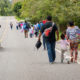 © PMA/Julian Frank Familias hondureñas migrantes caminan hacia la frontera con Guatemala.