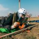 En Azerbaiyán, las mujeres están descontaminando tierras minadas por primera vez después de recibir capacitación del PNUD.