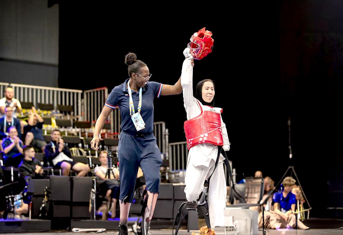 La atleta de para taekwondo Zakia Khudadadi, que huyó de Afganistán cuando los talibanes tomaron el control, competirá en los Juegos Paralímpicos de 2024 en París.